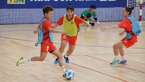  HLV Nguyễn Đình Hoàng: 'ĐT nữ futsal Việt Nam quyết đổi màu huy chương'